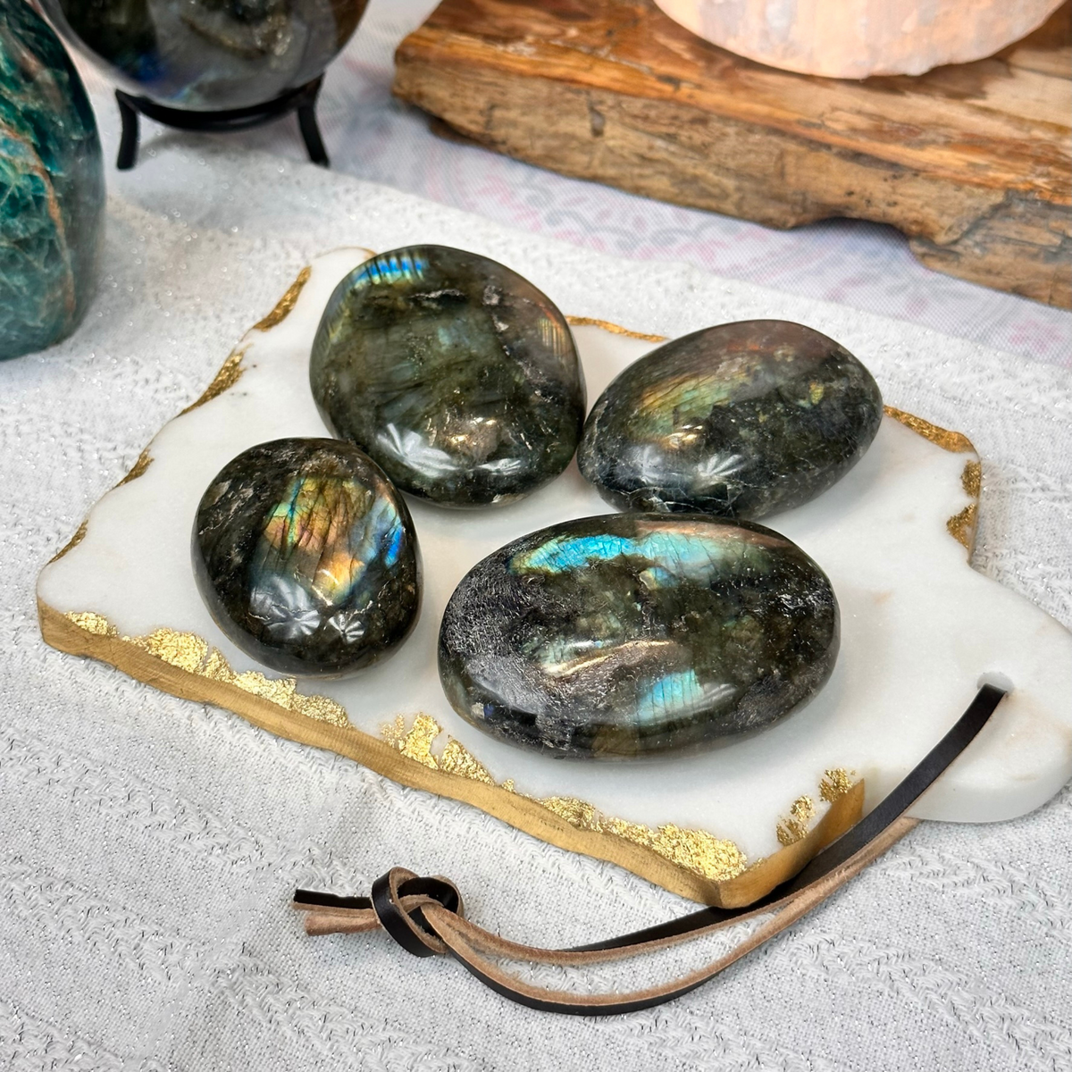 Vibrant Excellent Both-side Flashy Rainbow Labradorite Palm, with 1 Linen  Bag Free Gift, Premium Grade Highlight, Daily Healing Reiki Stone, Suitable  for Hold, Home Decor, Grid Alter Display